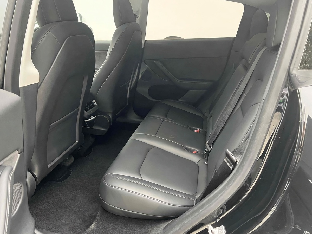 Tesla Model Y 2022 car image #5