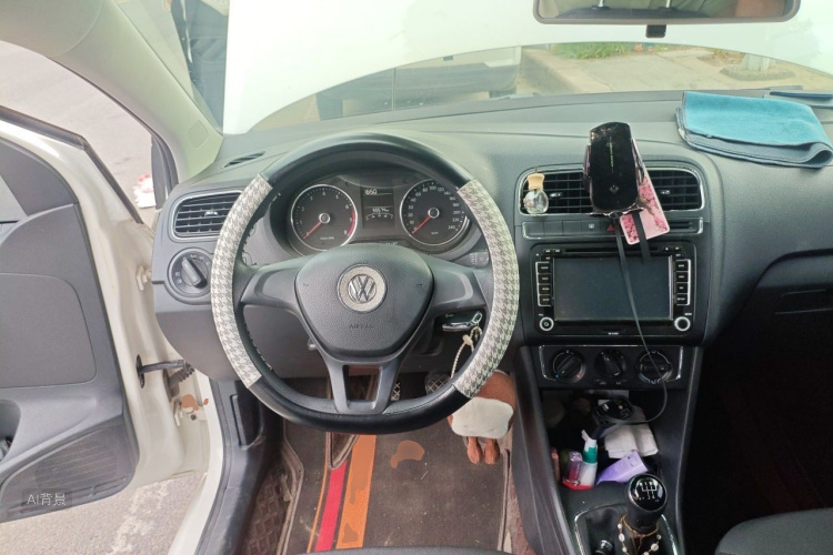 Volkswagen Polo 2015 #12 Volkswagen Polo 2015 car image #12