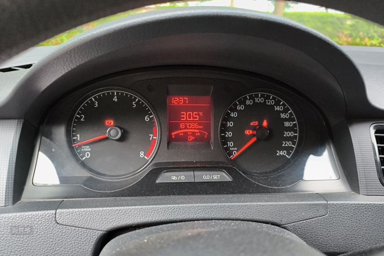 Volkswagen Santana 2016 car image #13