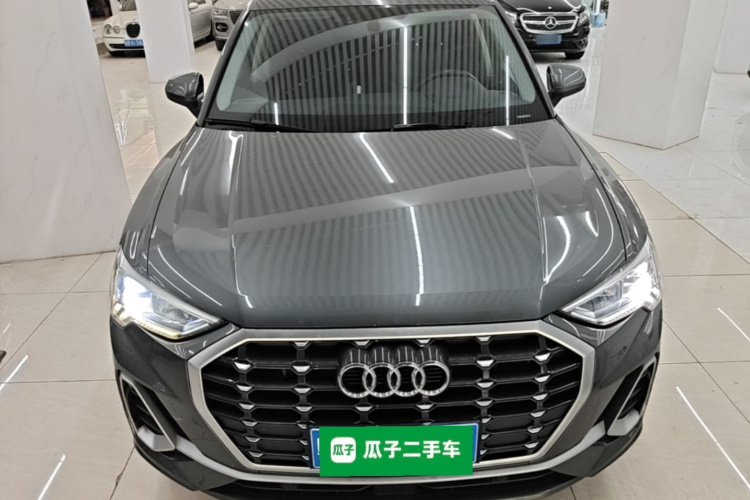Audi Q3 2020 car image #3