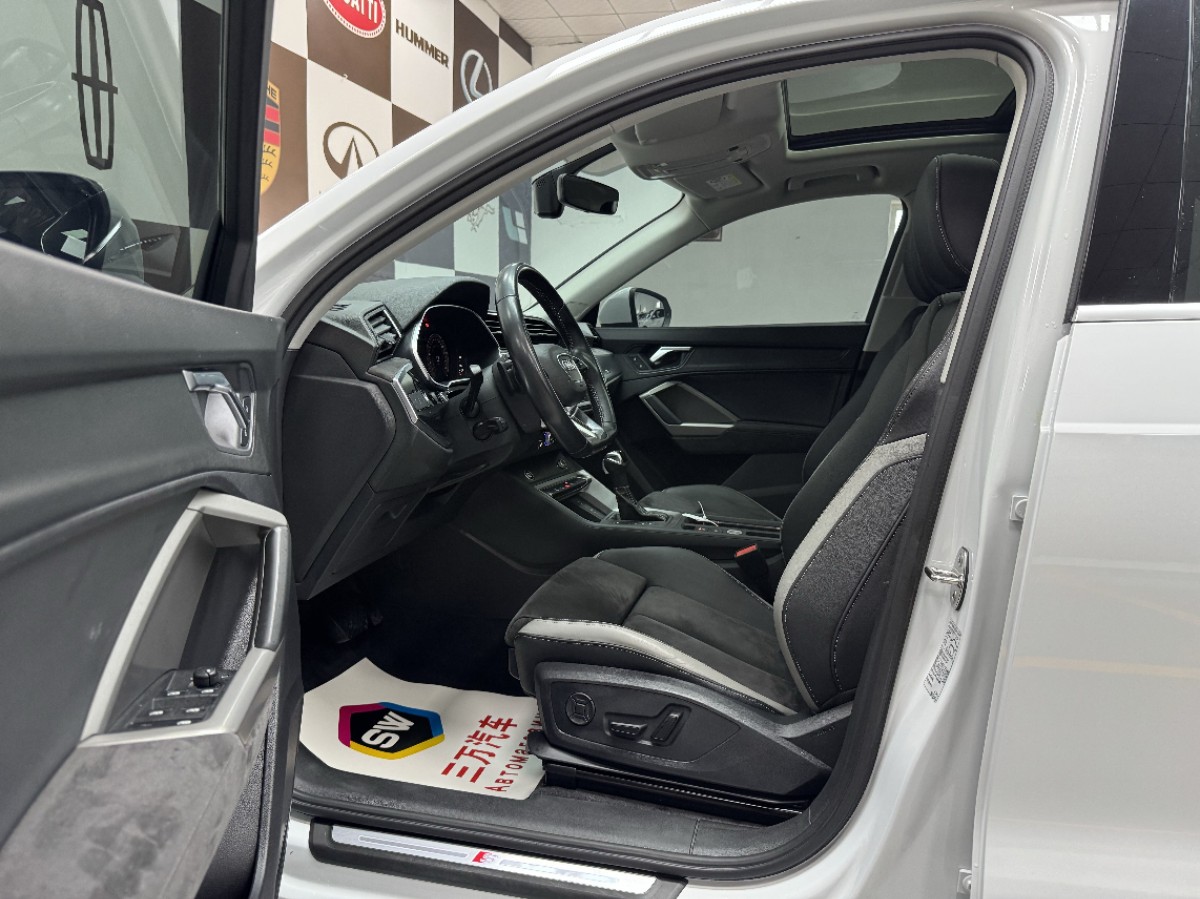 Audi Q3 2022 car image #7