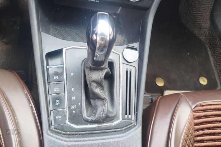 Volkswagen Lavida 2021 car image #16