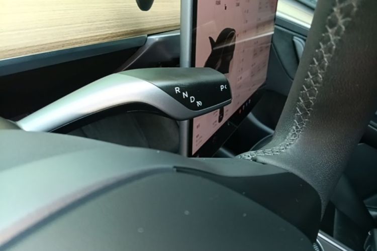Tesla Model Y 2022 #14 Tesla Model Y 2022 car image #14