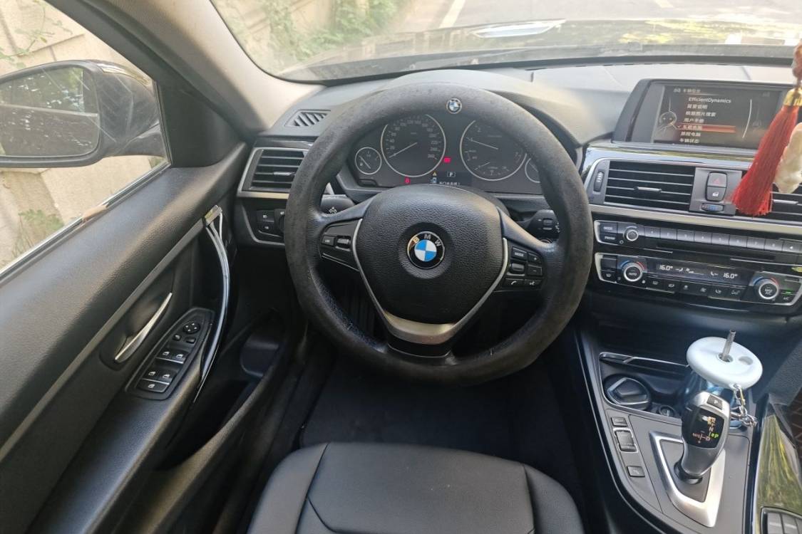 BMW 3 Series 2017 car image #22