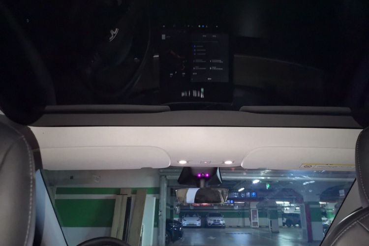 Tesla Model Y 2022 immagine di auto #20