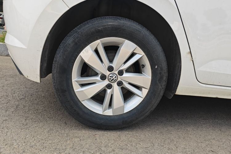 Volkswagen Polo 2020 car image #10