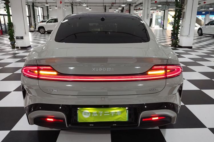 MI SU7 2025 immagine di auto #6