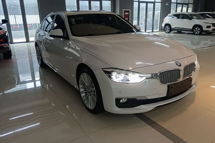 BMW 3 Series 2018 #4 BMW 3 Series 2018 car image #4
