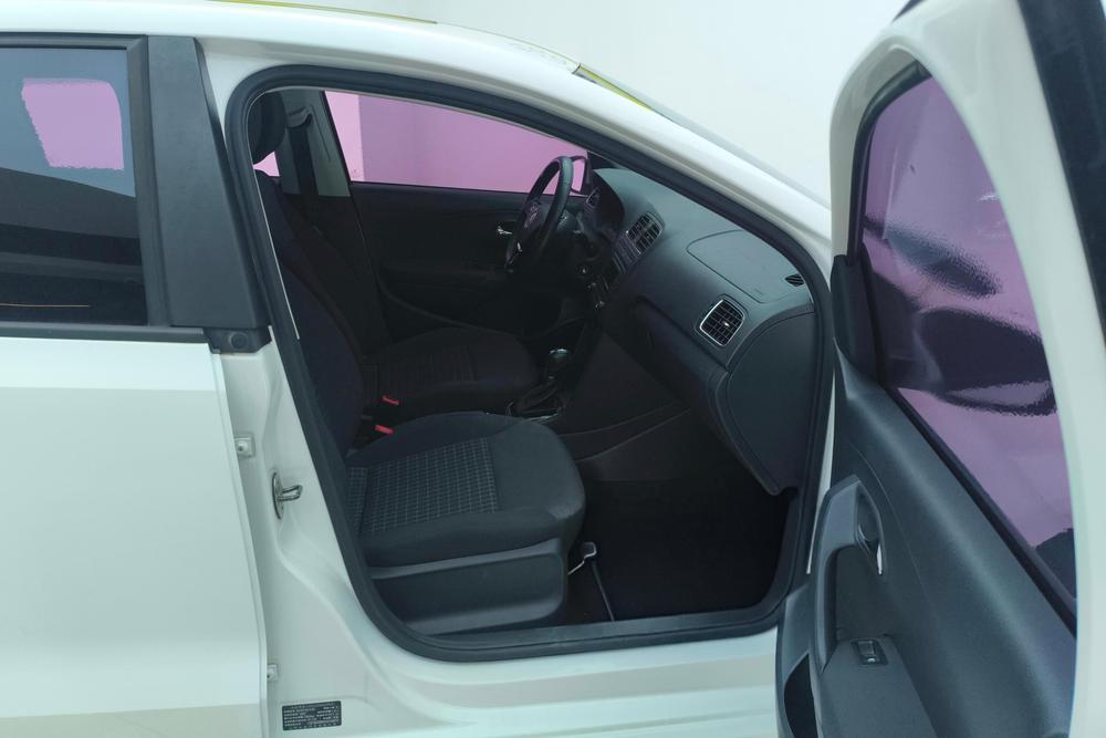 Volkswagen Polo 2017 car image #12