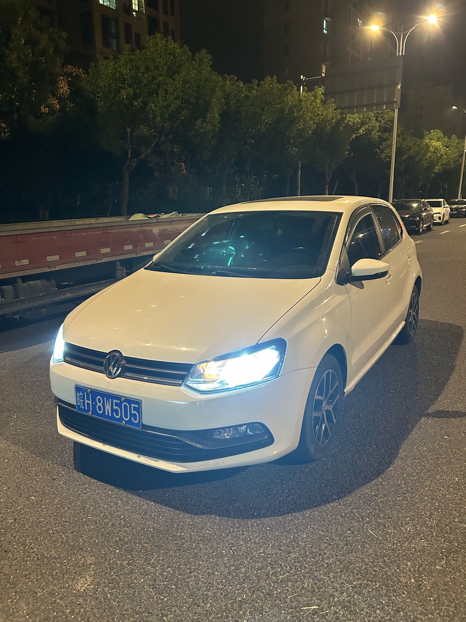 Volkswagen Polo 2019 car image 