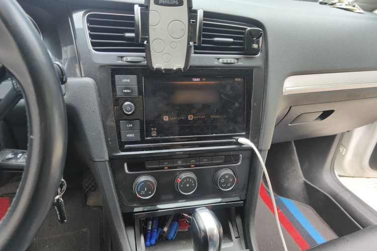 Volkswagen Golf 2019 car image #17