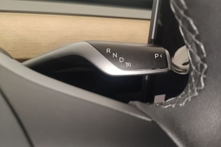 Tesla Model 3 2022 car image #14