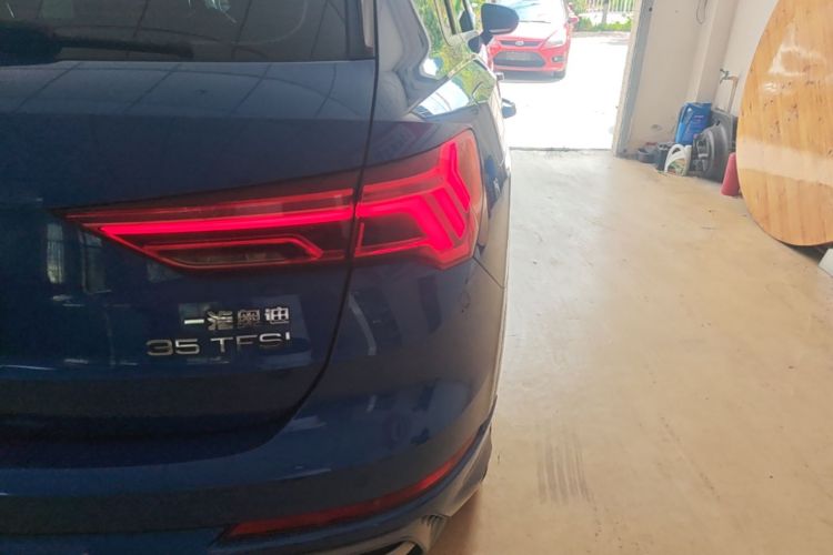 Audi Q3 2019 #8 Audi Q3 2019 car image #8