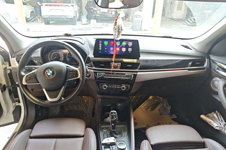 BMW X1 2021 car image #10