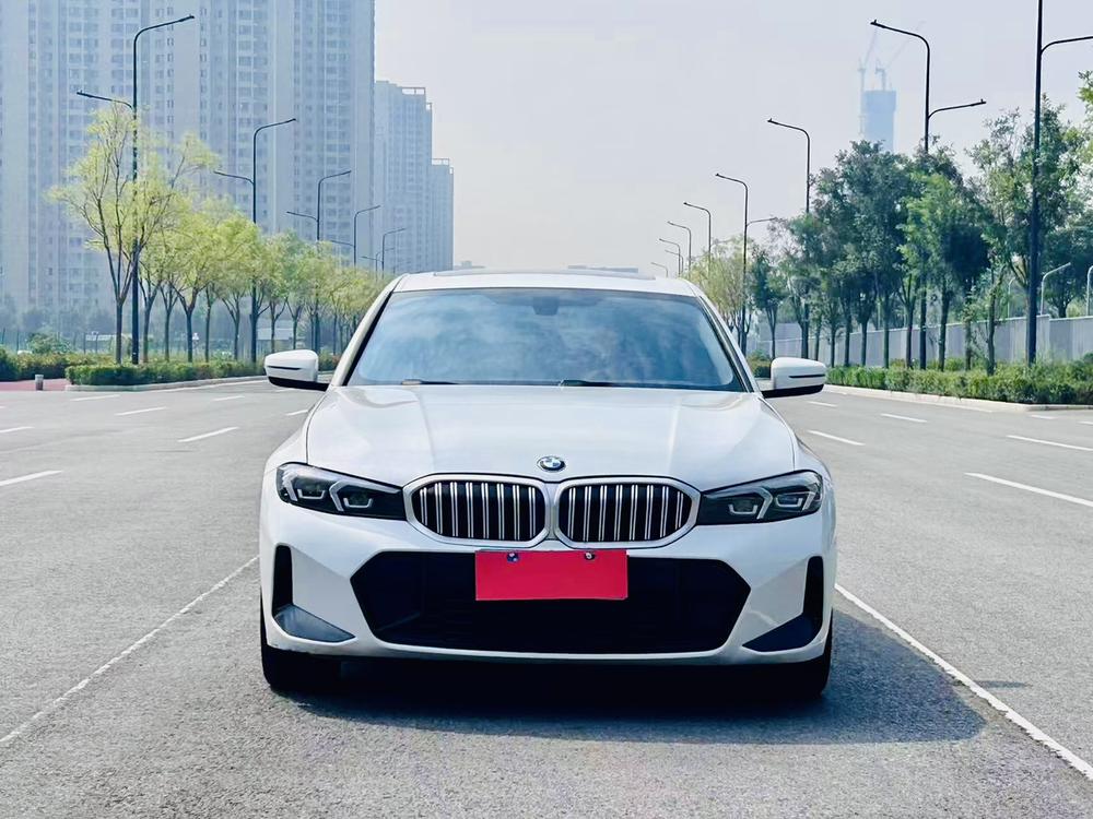 BMW 3 Series 2023 #2 BMW 3 Series 2023 صورة سيارة #2