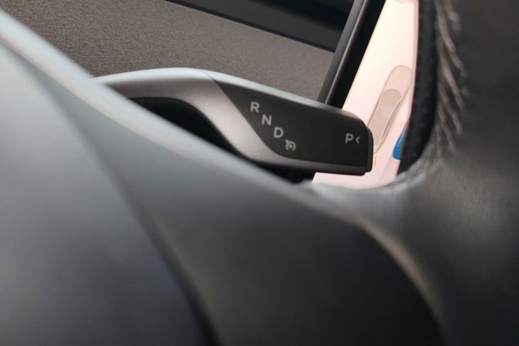 Tesla Model Y 2024 car image #14