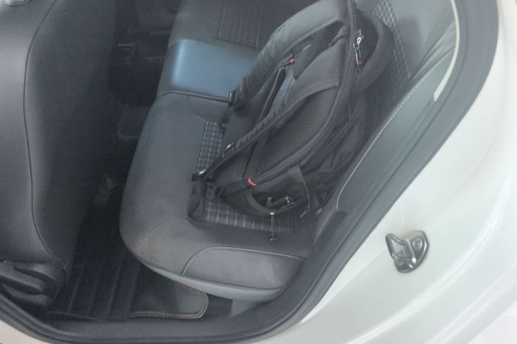 Volkswagen Polo 2015 صورة سيارة #17