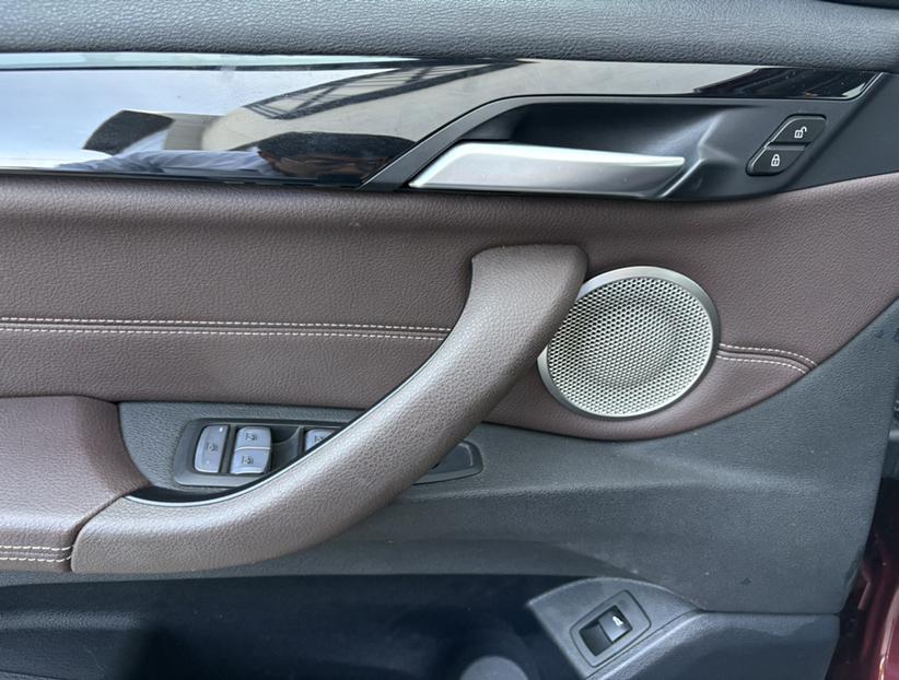 BMW X1 2021 car image #9
