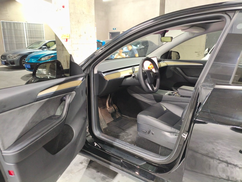 Tesla Model Y 2022 #7 Tesla Model Y 2022 car image #7