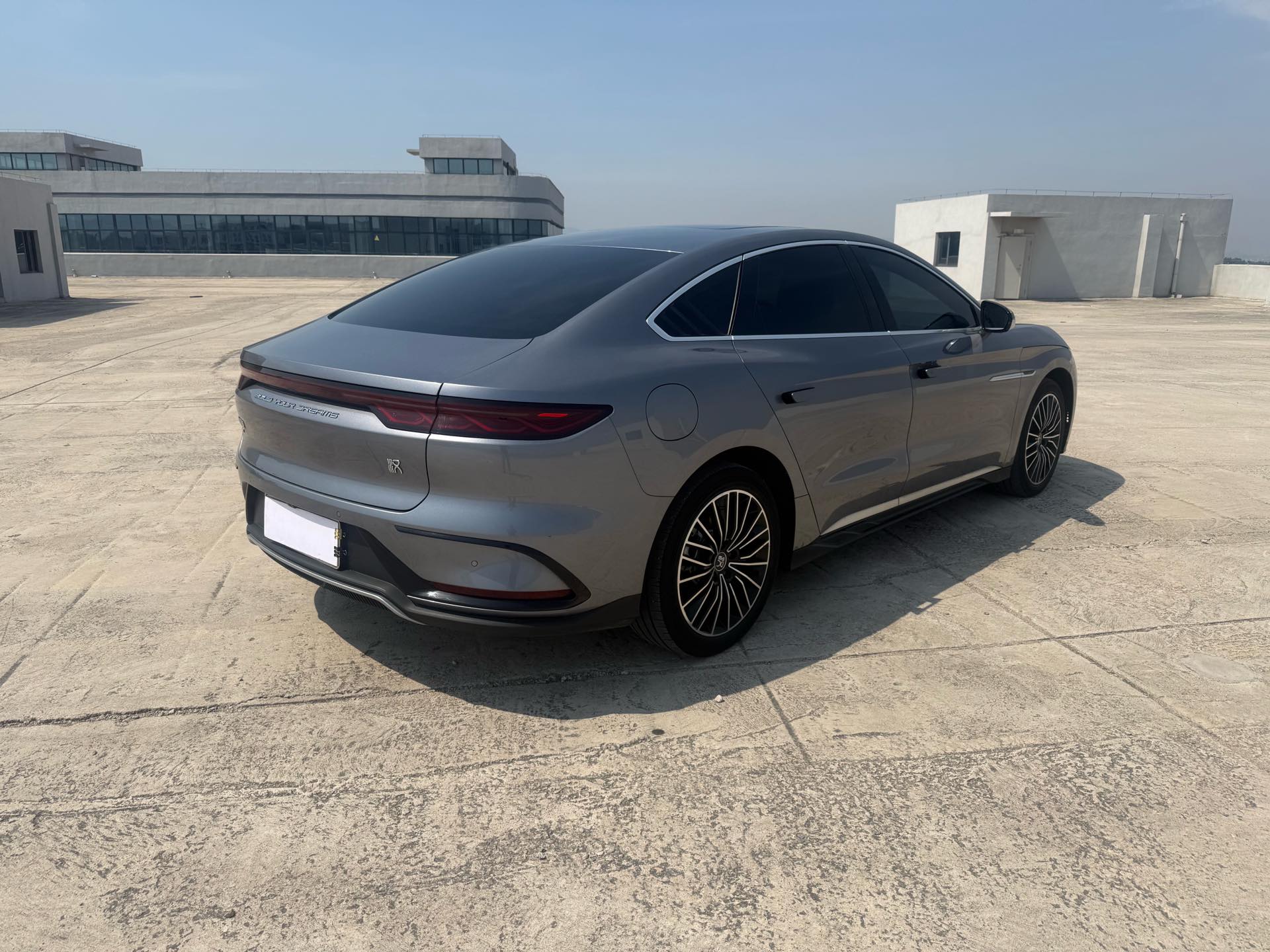 BYD Han 2023 car image #7