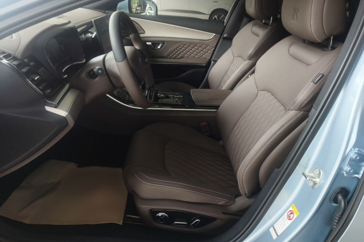 BYD Han 2023 car image #15