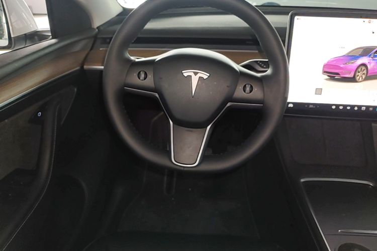 Tesla Model Y 2022 #11 Tesla Model Y 2022 car image #11