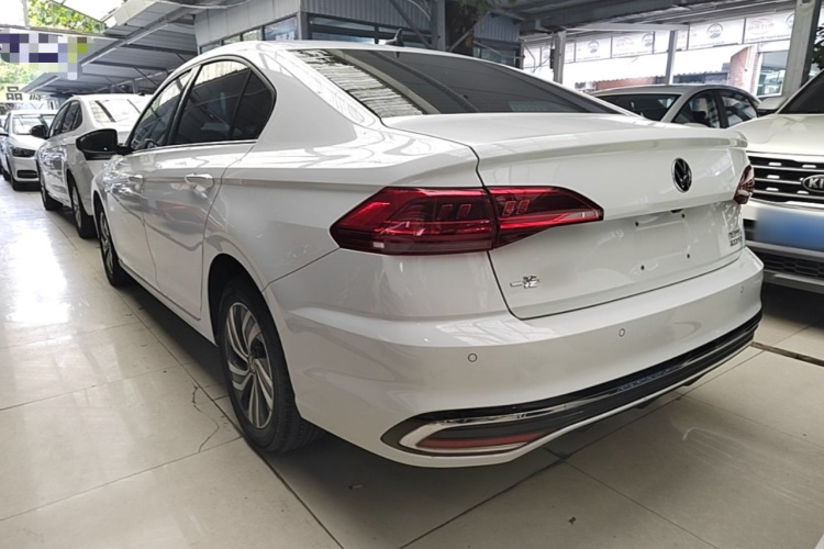 Volkswagen Bora 2022 immagine di auto #5