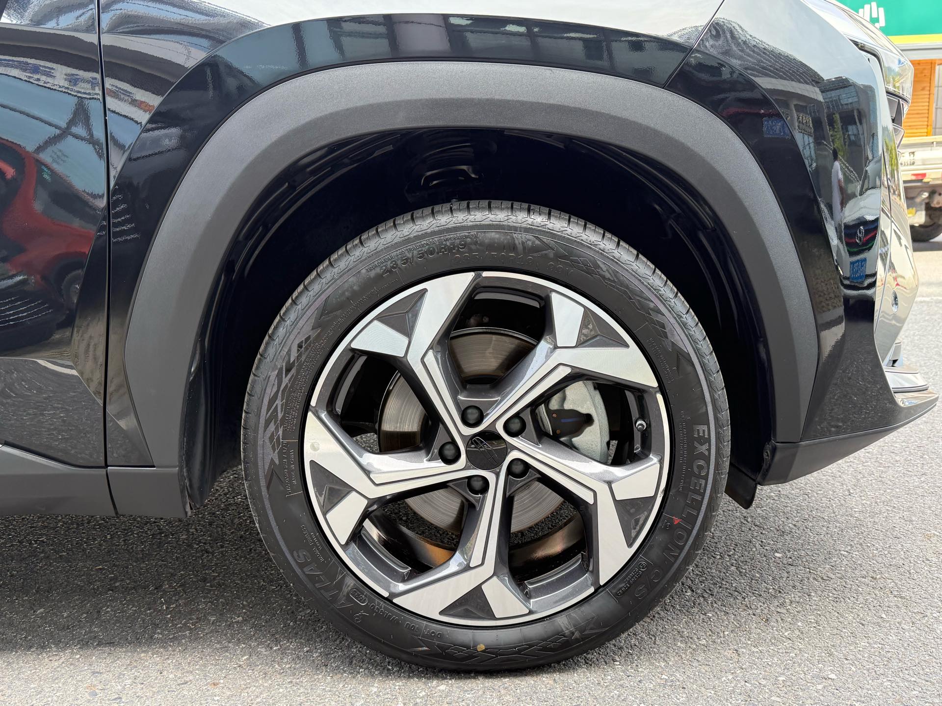 GEELY Boyue L 2024 car image #12