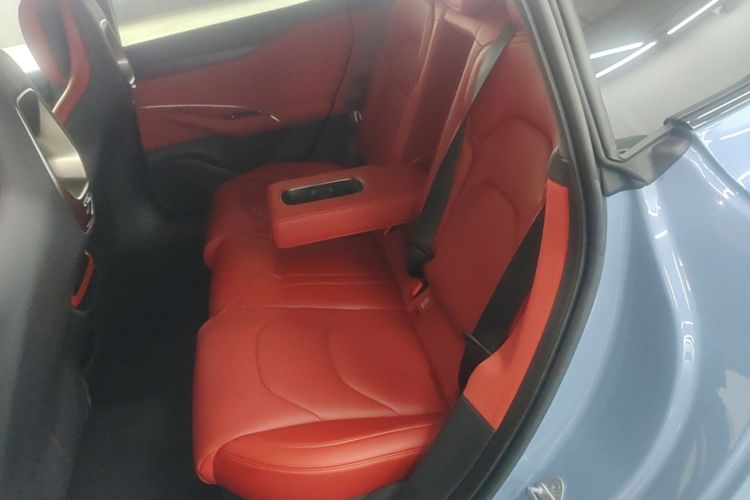 MI SU7 2024 car image #17