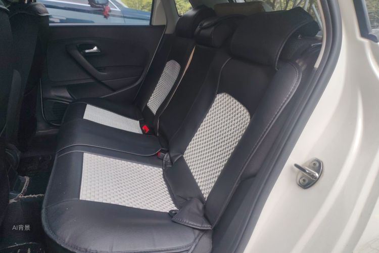 Volkswagen Polo 2015 изображение автомобиля #19