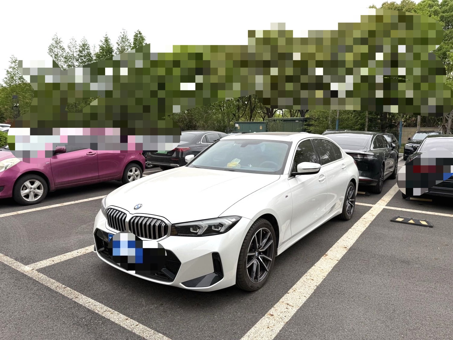 BMW 3 Series 2023 汽车图片 