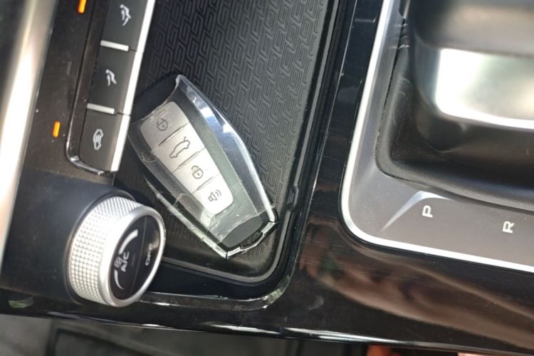 GEELY Coolray 2025 car image #9