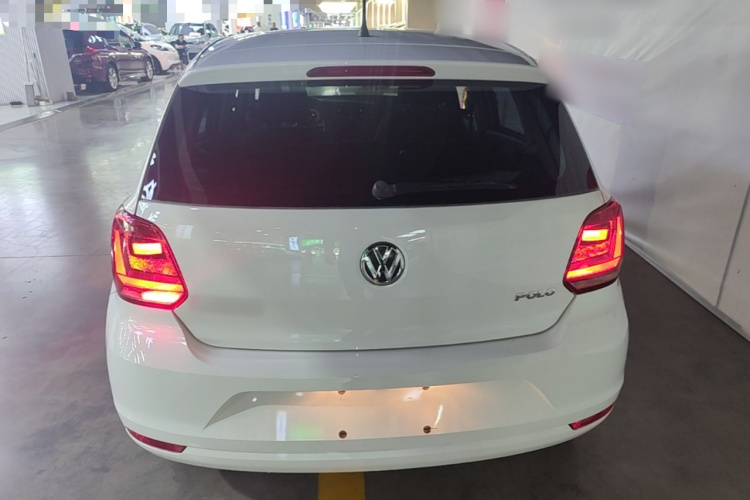 Volkswagen Polo 2017 car image #6