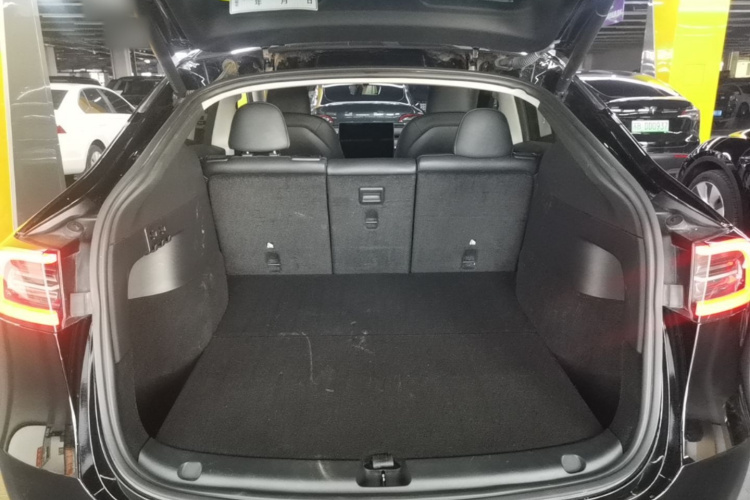 Tesla Model Y 2022 car image #19