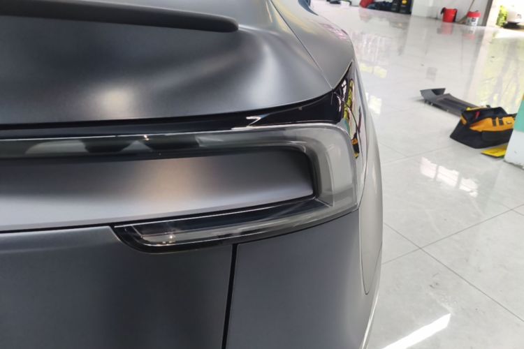 Tesla Model Y 2025 #8 Tesla Model Y 2025 car image #8