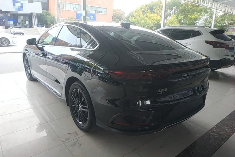 BYD Han 2025 #7 BYD Han 2025 car image #7