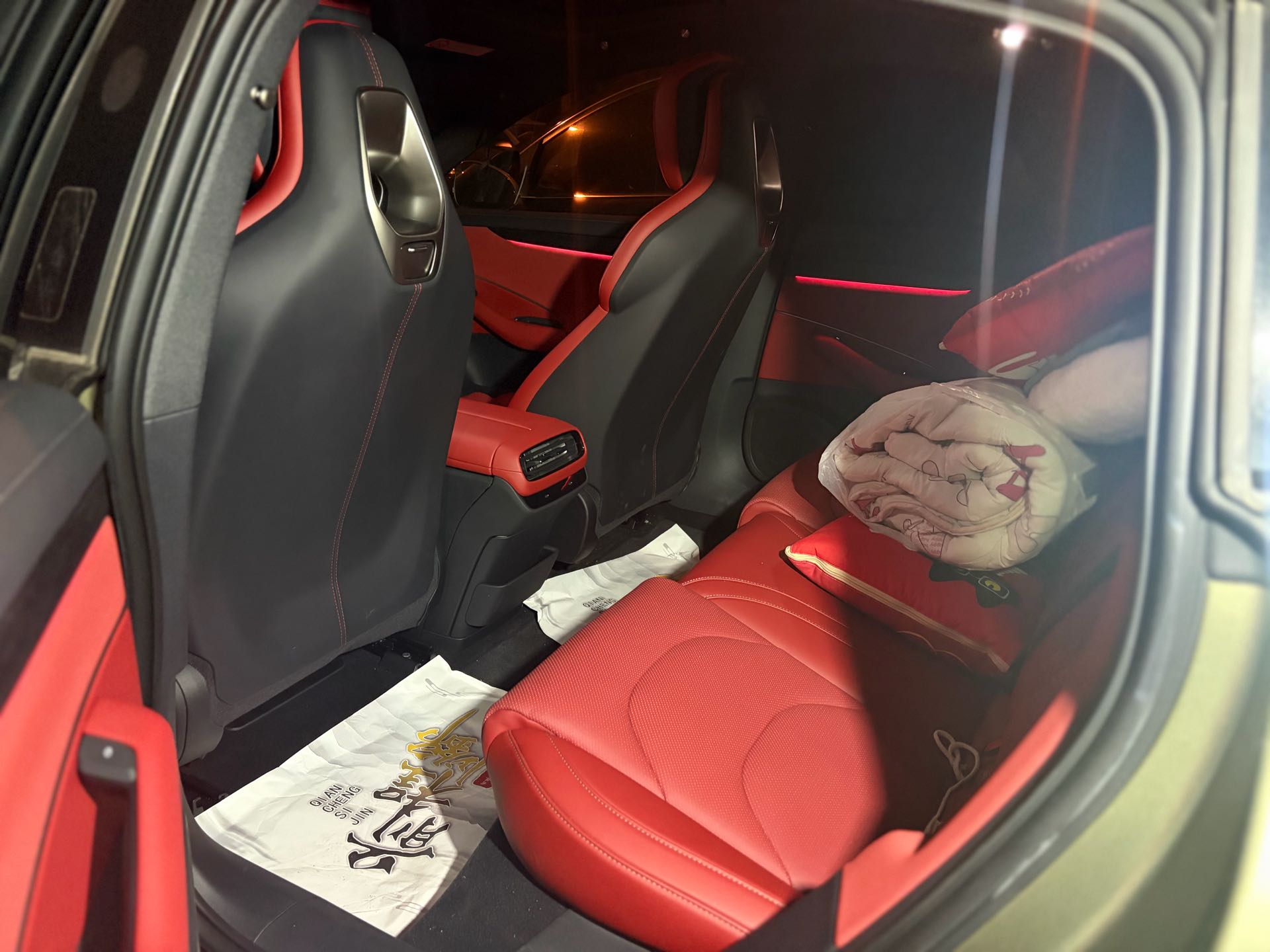 MI SU7 2025 car image #4