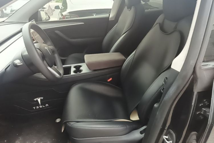 Tesla Model Y 2024 #15 Tesla Model Y 2024 car image #15