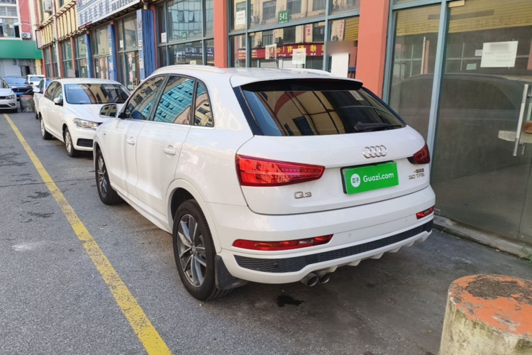 Audi Q3 2019 car image #5