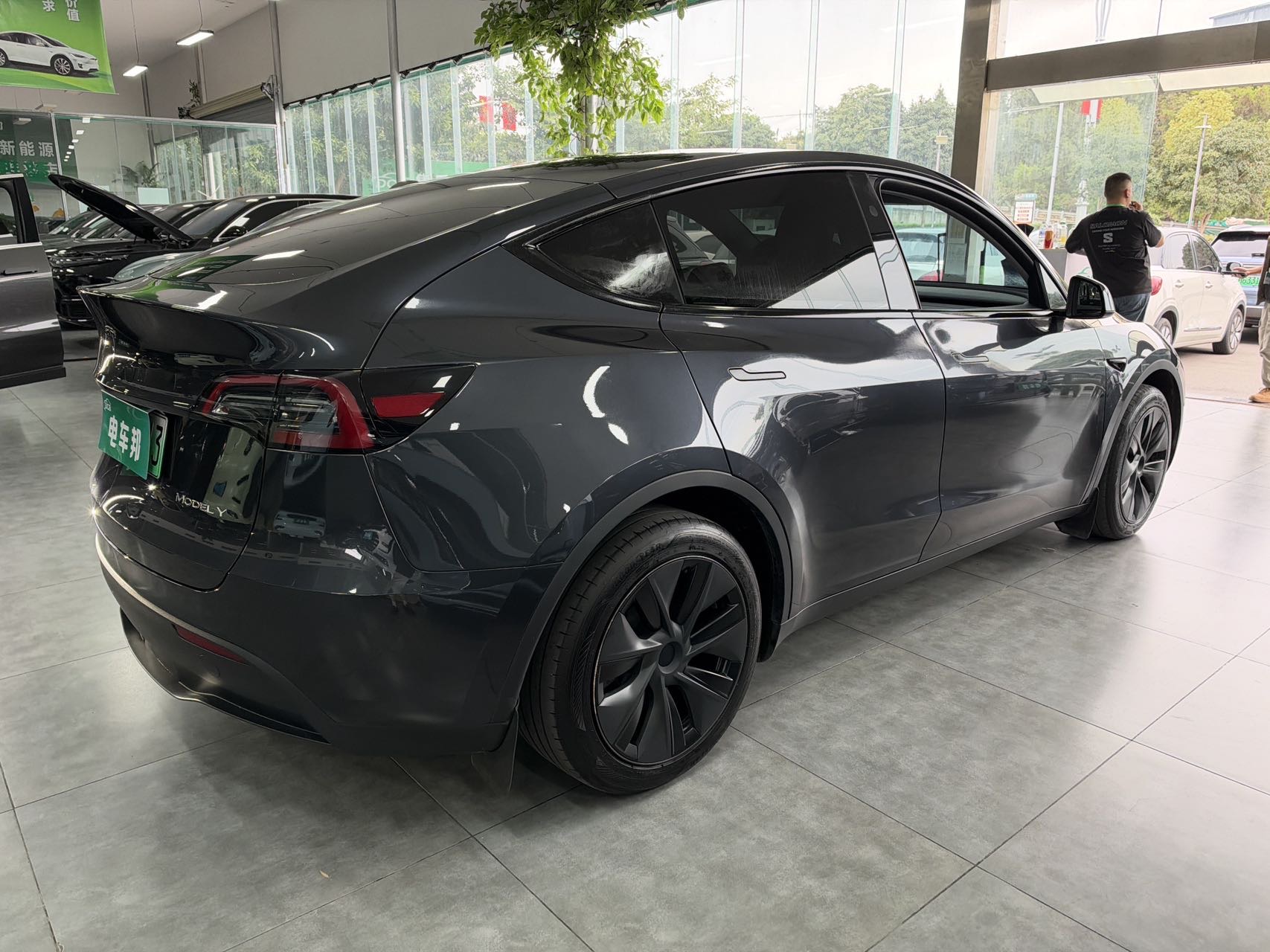 Tesla Model Y 2024 car image #7