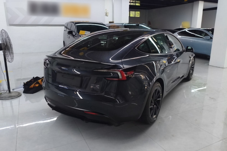 Tesla Model 3 2025 car image #5