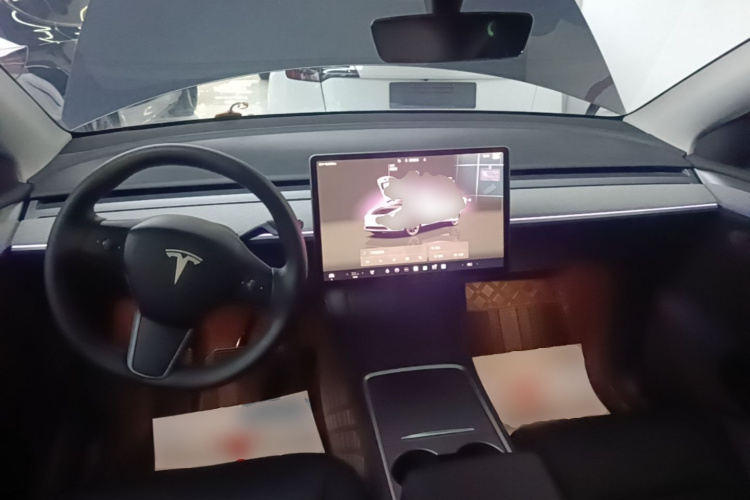 Tesla Model Y 2024 #11 Tesla Model Y 2024 car image #11