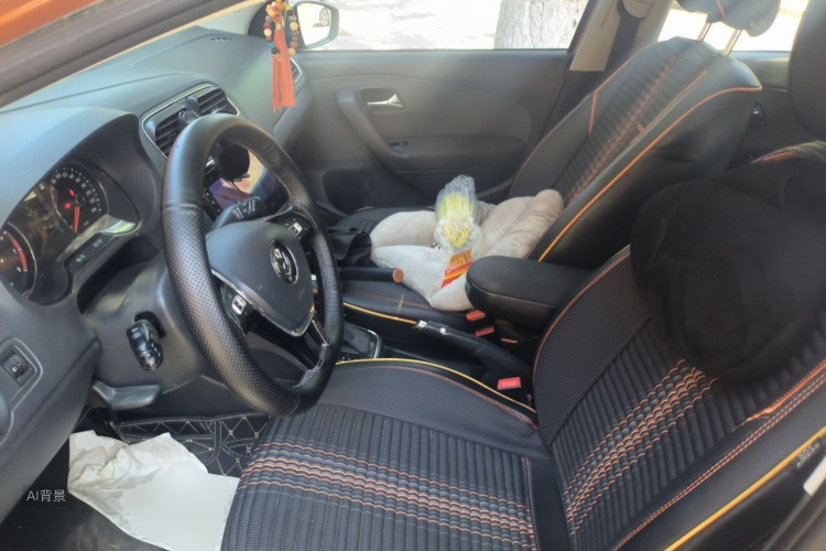 Volkswagen Polo 2015 car image #17