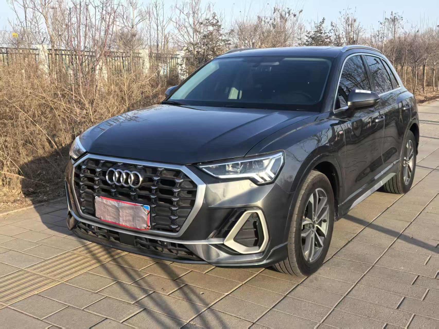 Audi Q3 2023 car image 