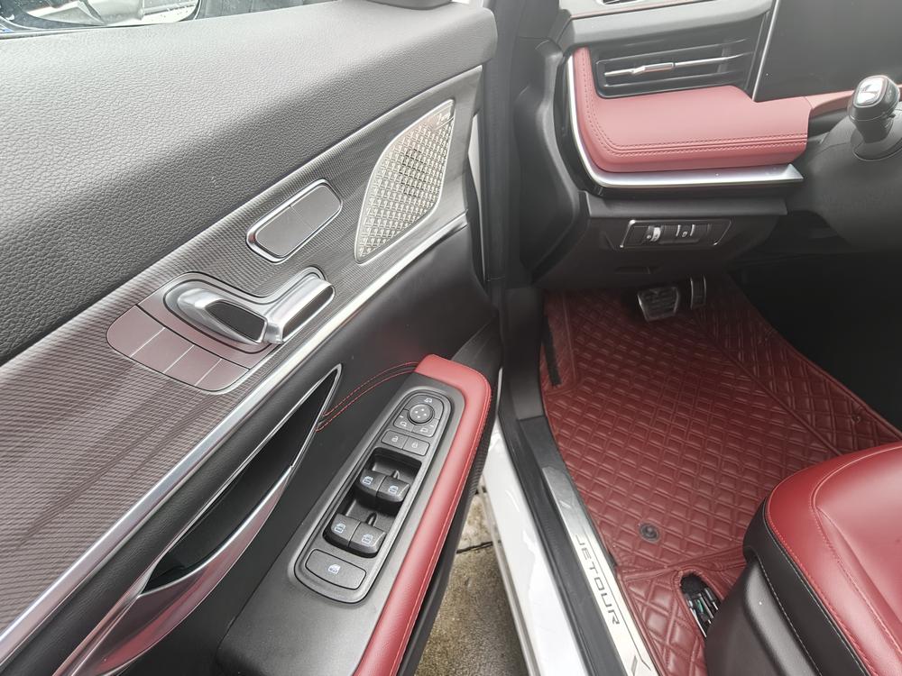 Jetour X70 PLUS 2023 car image #13