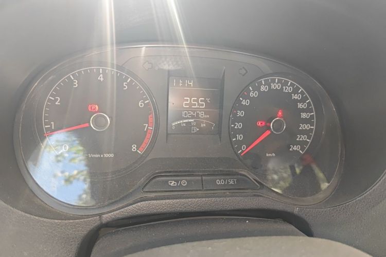 Volkswagen Polo 2014 car image #8