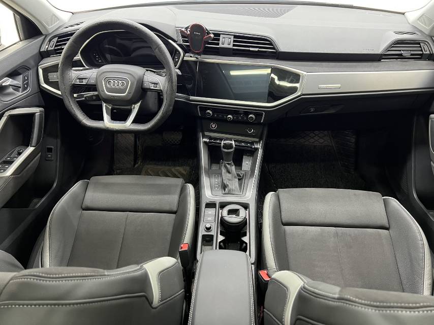 Audi Q3 2022 car image #15