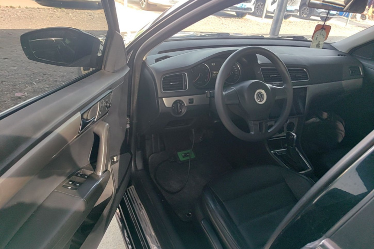 Volkswagen Lavida 2015 car image #16
