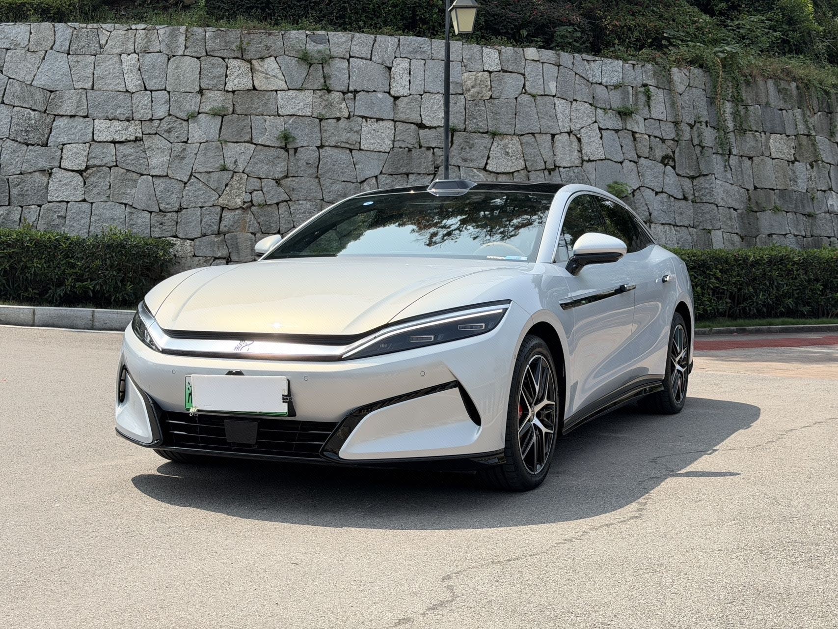 BYD HanL 2025 car image 