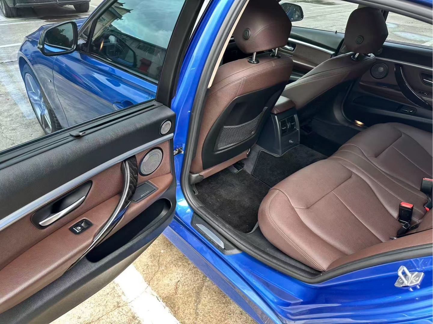 BMW 3 Series 2018 #5 BMW 3 Series 2018 car image #5